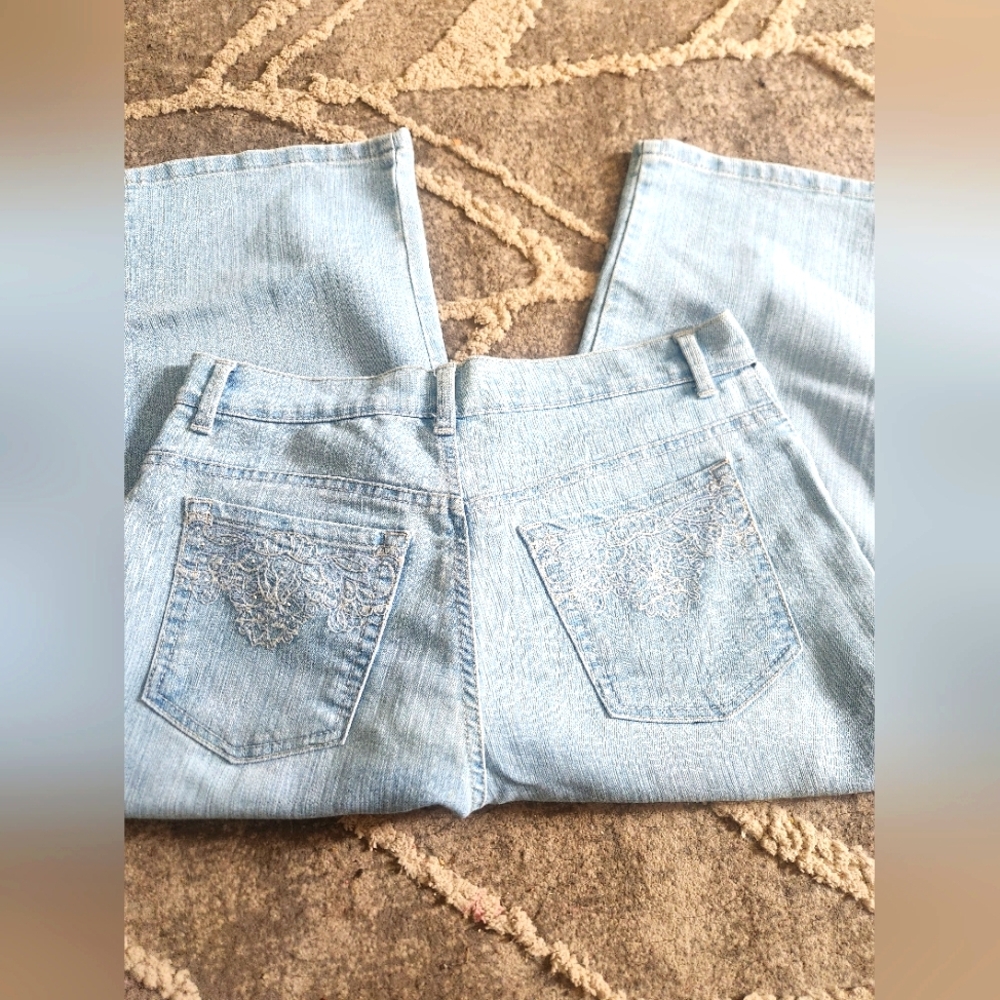 Gloria Vanderbuilt Light Blue Women's Jeans Capris
